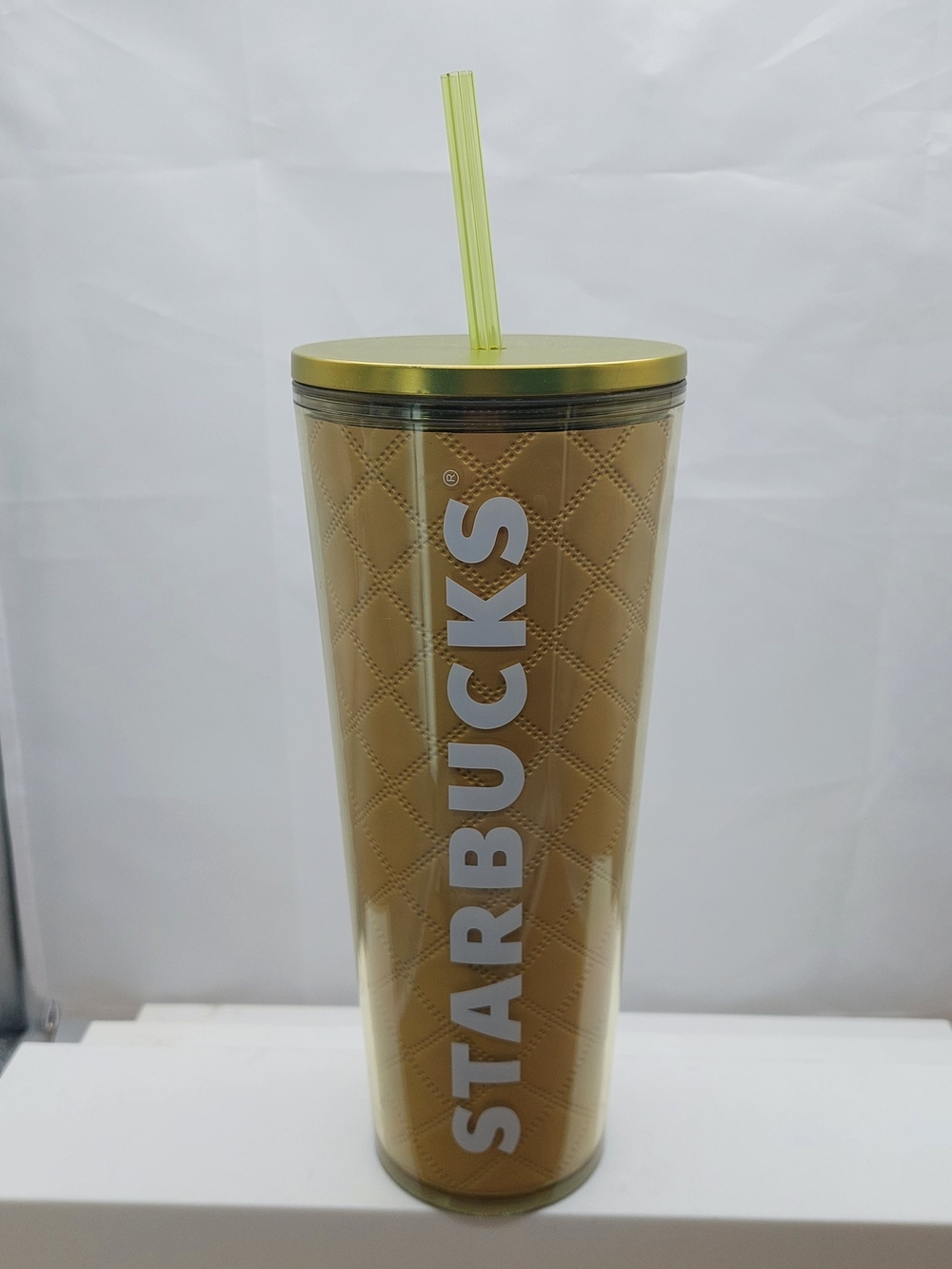 Starbucks Quilted Gold 2024 Holiday Christmas Cold Cup Tumbler 24 oz Venti